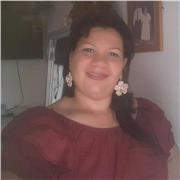 Profesor imparte clases de filosofia para conplementar sus estudios